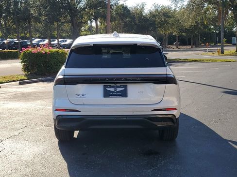 Used 2024 Lincoln Nautilus Premier w/ Jet Appearance Package image 5