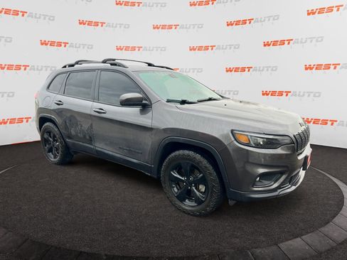 Used 2020 Jeep Cherokee Latitude Plus image 7