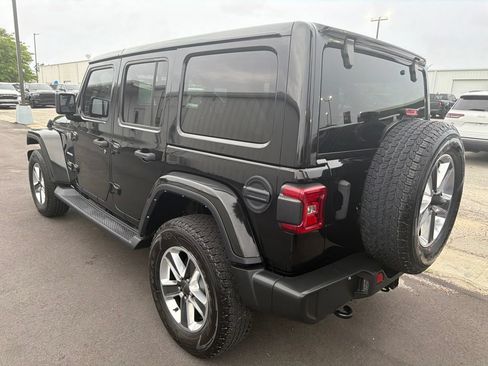 Used 2022 Jeep Wrangler Unlimited Sahara w/ LED Lighting Group AWD/4WD image 4