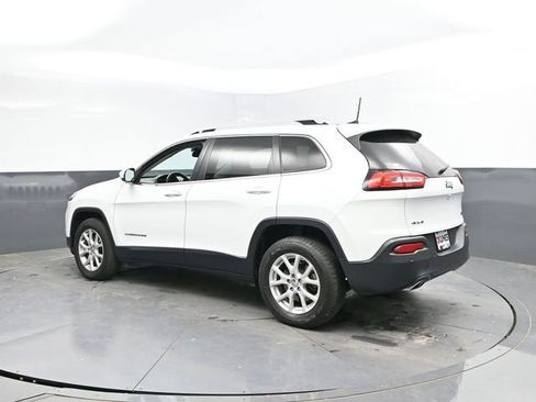 Used 2016 Jeep Cherokee Latitude w/ Safety/Convenience Group AWD/4WD image 9