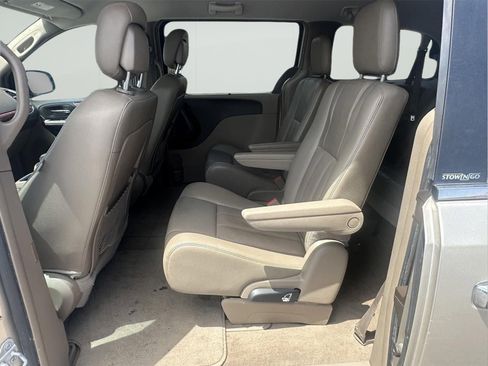 Used 2014 Chrysler Town & Country Touring-L w/ Driver Convenience Group FWD image 28
