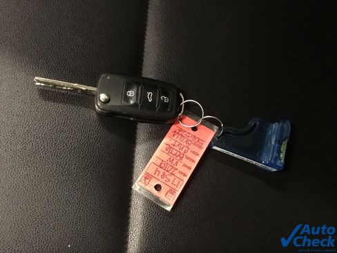 Used 2019 Volkswagen Beetle 2.0T S image 52