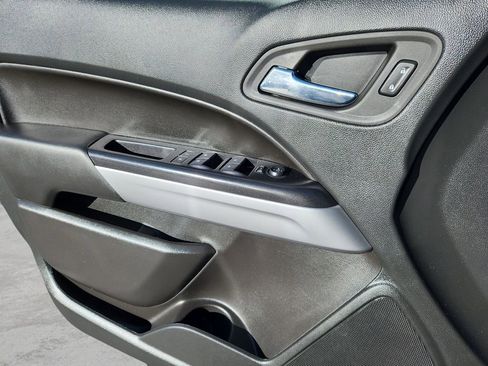 Used 2022 Chevrolet Colorado LT w/ LT Convenience Package image 7