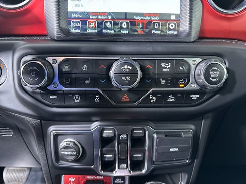 Used 2021 Jeep Wrangler Unlimited Rubicon image 19