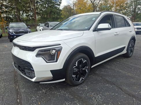 New 2025 Kia Niro Wind w/ Wind Preserve Package image 4