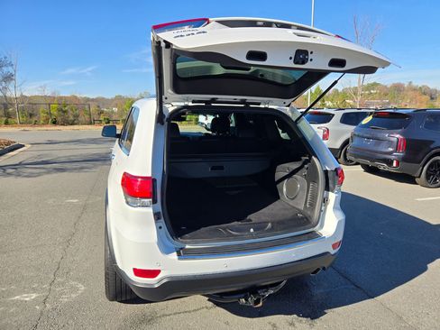 Used 2021 Jeep Grand Cherokee Limited w/ Luxury Group II image 18