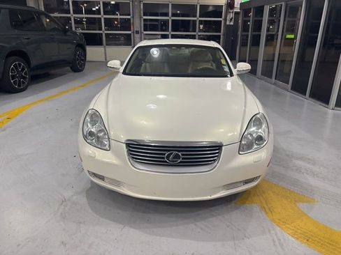 Used 2004 Lexus SC 430 Convertible image 2
