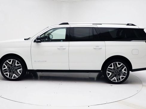 Used 2025 Ford Expedition Max Platinum w/ Platinum Ultimate Package AWD/4WD image 6