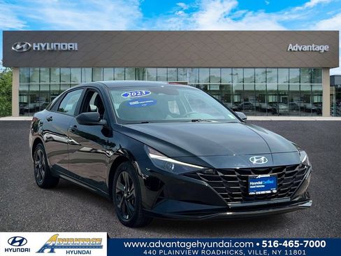 Certified 2023 Hyundai Elantra SEL w/ Preferred Accessory Package FWD image 1