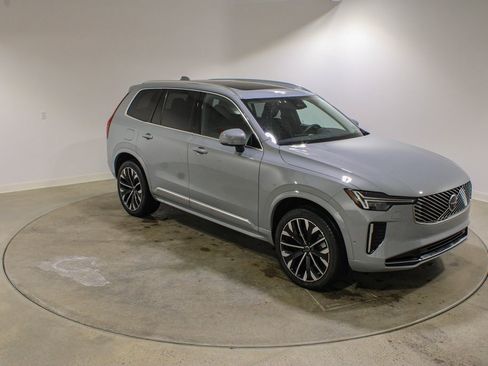 Used 2026 Volvo XC90 B6 Plus w/ Protection Package Premier image 7