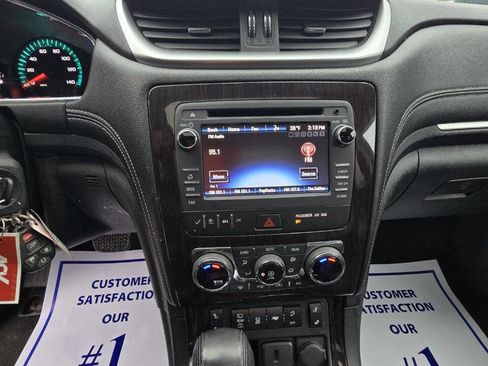 Used 2015 Chevrolet Traverse LT image 17