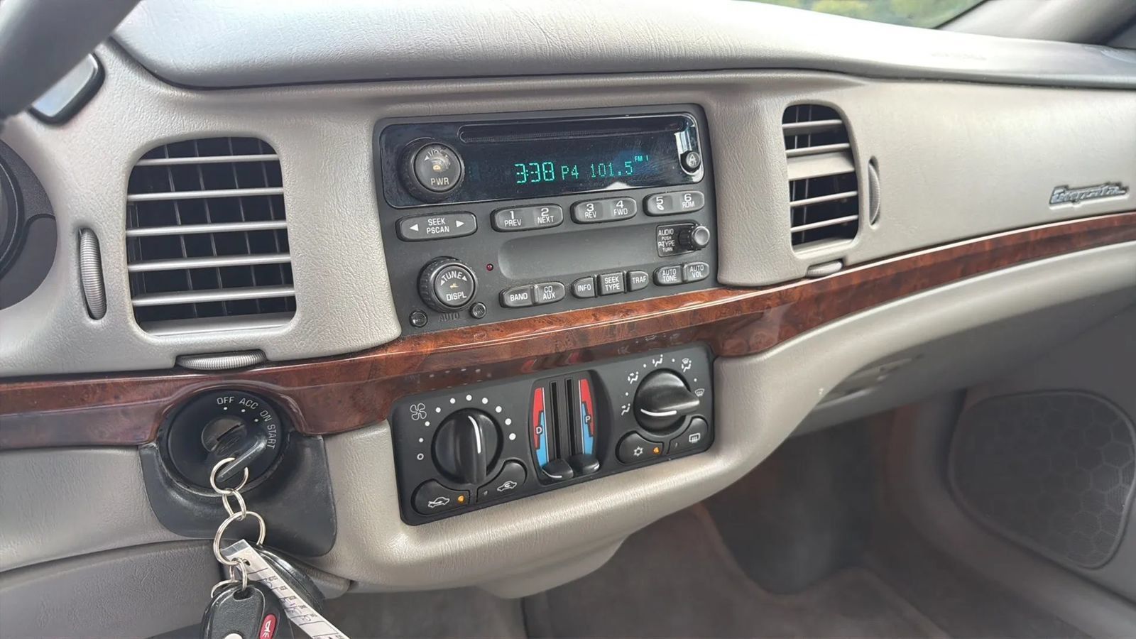 Used 2004 Chevrolet Impala w/ Preferred Equipment Group FWD image 13