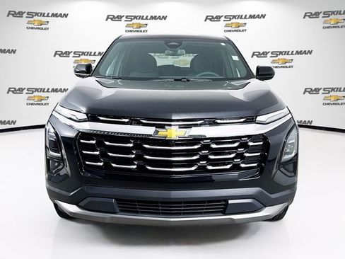 Used 2025 Chevrolet Equinox LT FWD image 2