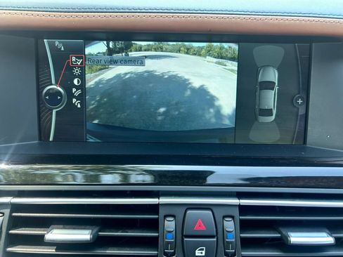 Used 2012 BMW 750Li xDrive AWD/4WD image 23