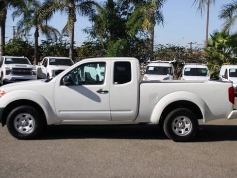 Used 2017 Nissan Frontier S image 5