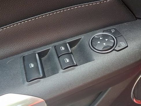 Used 2017 Ford Mustang Premium RWD image 26