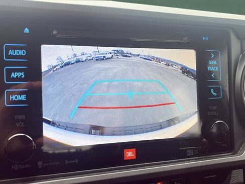 Used 2019 Toyota Tacoma TRD Off-Road image 19