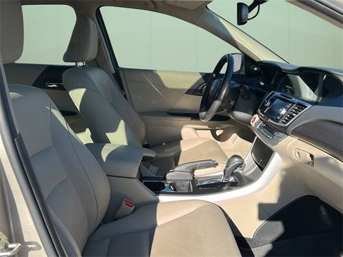 Used 2015 Honda Accord EX-L image 41