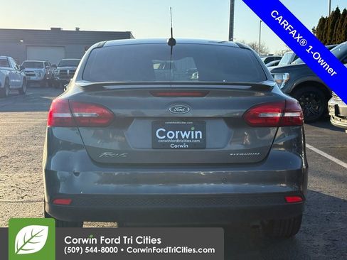 Used 2015 Ford Focus Titanium image 9