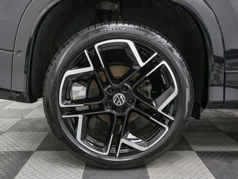 Used 2025 Volkswagen Tiguan SEL R-Line AWD/4WD image 20