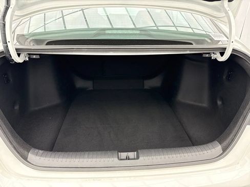 Used 2024 Honda Accord EX image 9