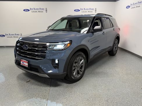 New 2026 Ford Explorer Active w/ Active Comfort Package image 3