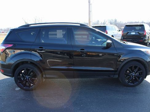 Used 2018 Ford Escape SE w/ SE Sport Appearance Package image 13