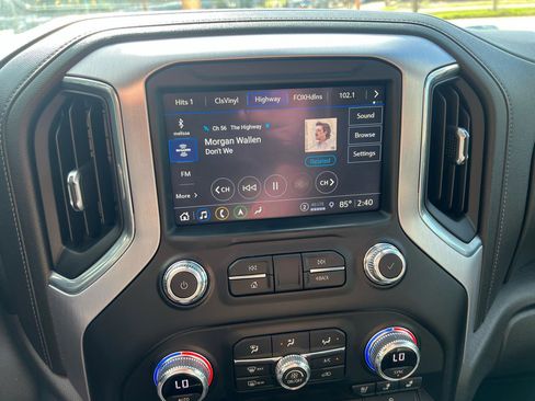 Used 2021 GMC Sierra 1500 SLT image 47