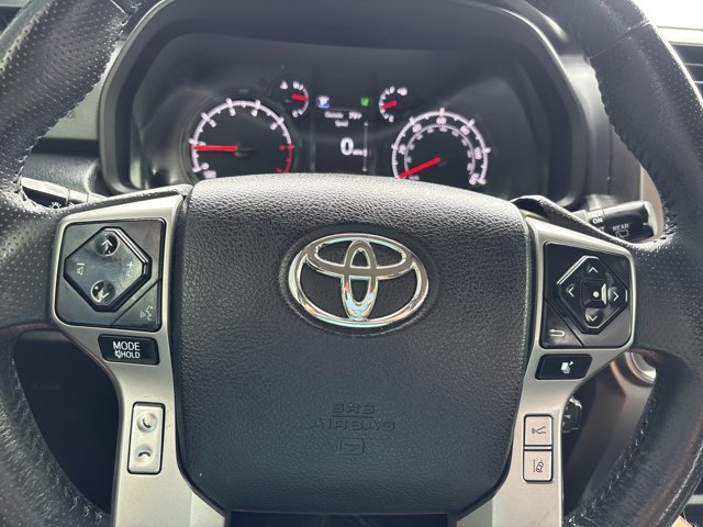 Used 2020 Toyota 4Runner SR5 AWD/4WD image 24