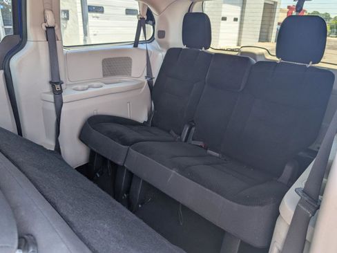 Used 2019 Dodge Grand Caravan SE FWD image 35