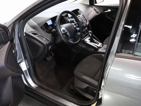 Used 2014 Ford Focus SE w/ SE Winter Package image 12