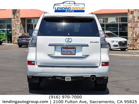 Used 2018 Lexus GX 460 Premium w/ Premium Package image 3