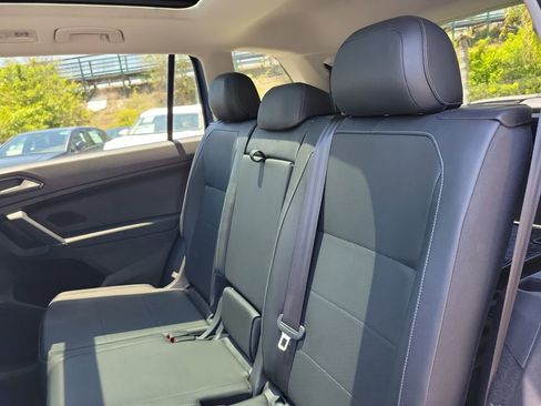 Used 2018 Volkswagen Tiguan SE FWD image 10