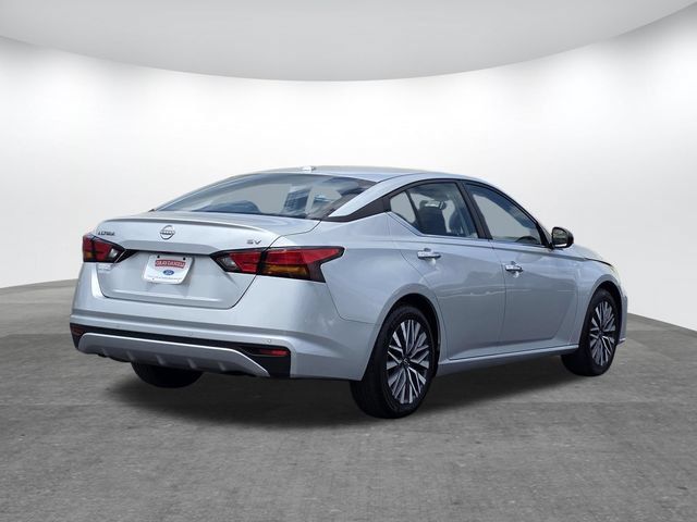 Used 2024 Nissan Altima 2.5 SV FWD image 4