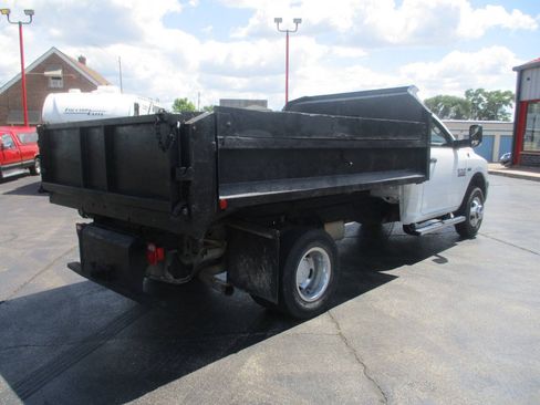 Used 2017 RAM 3500 Tradesman w/ Chrome Appearance Group AWD/4WD image 5
