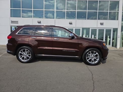 Used 2015 Jeep Grand Cherokee Summit image 2