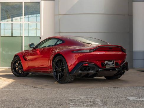 Used 2021 Aston Martin V8 Vantage Coupe RWD image 9