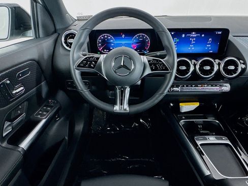 Certified 2026 Mercedes-Benz GLA 250 image 5