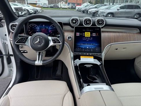 Used 2026 Mercedes-Benz GLC 300 4MATIC image 13