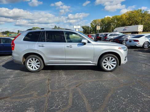 Used 2019 Volvo XC90 T6 Momentum w/ Advanced Package image 9