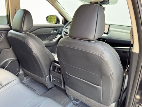 Used 2024 Nissan Rogue SL w/ SL Premium Package FWD image 32