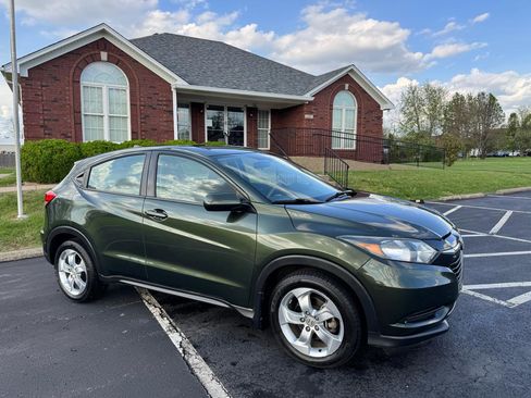 Used 2016 Honda HR-V LX image 11