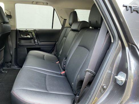 Used 2020 Toyota 4Runner TRD Off-Road Premium w/ Moonroof Package AWD/4WD image 36