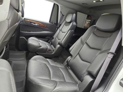 Used 2017 Cadillac Escalade Luxury RWD image 24