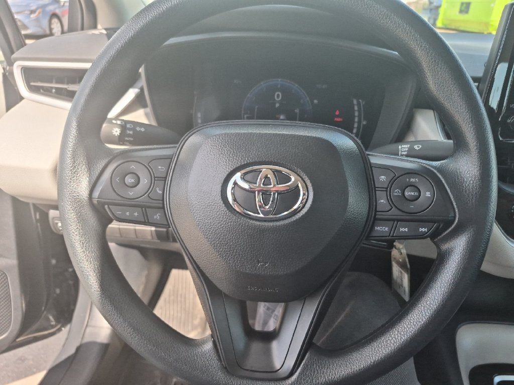 Used 2026 Toyota Corolla LE FWD image 21