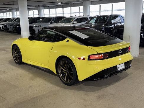 Used 2023 Nissan Z w/ Floor Mat Package (L93) RWD image 6