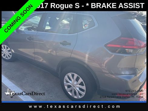 Used 2017 Nissan Rogue S image 3