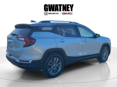 Used 2022 GMC Terrain SLT w/ LPO, Floor Liner Package image 6