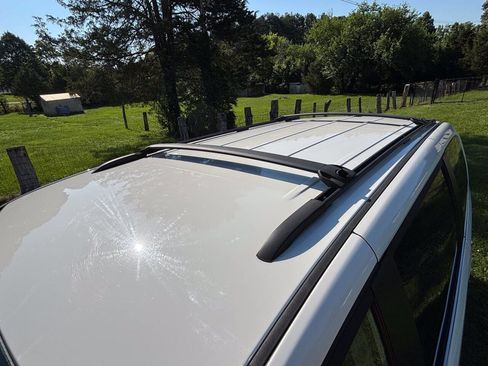 Used 2010 Chrysler Town & Country Touring Plus FWD image 29