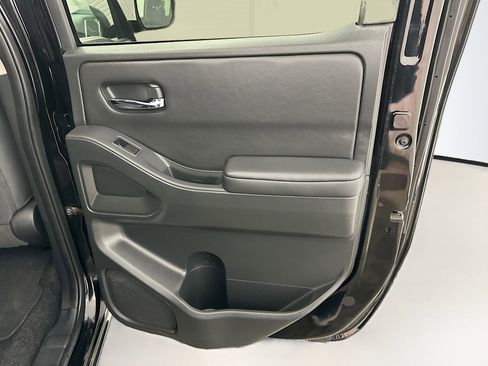 Used 2023 Nissan Frontier SV image 30